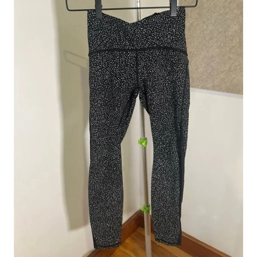 Lululemon Train Times 7/8‎ Pant 25